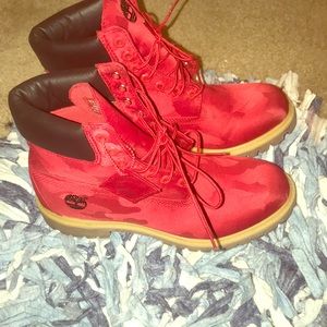 Brand new red antifatigue timberland